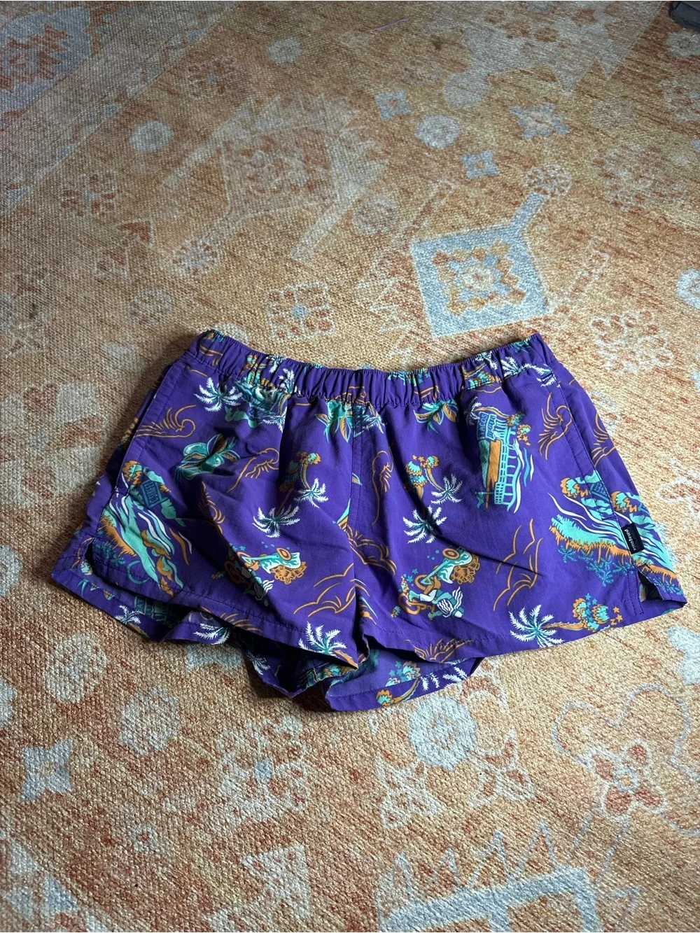 Patagonia Women’s Barely Baggies shorts C Street Purple Style #57042 size Medium - Picture 2 of 7